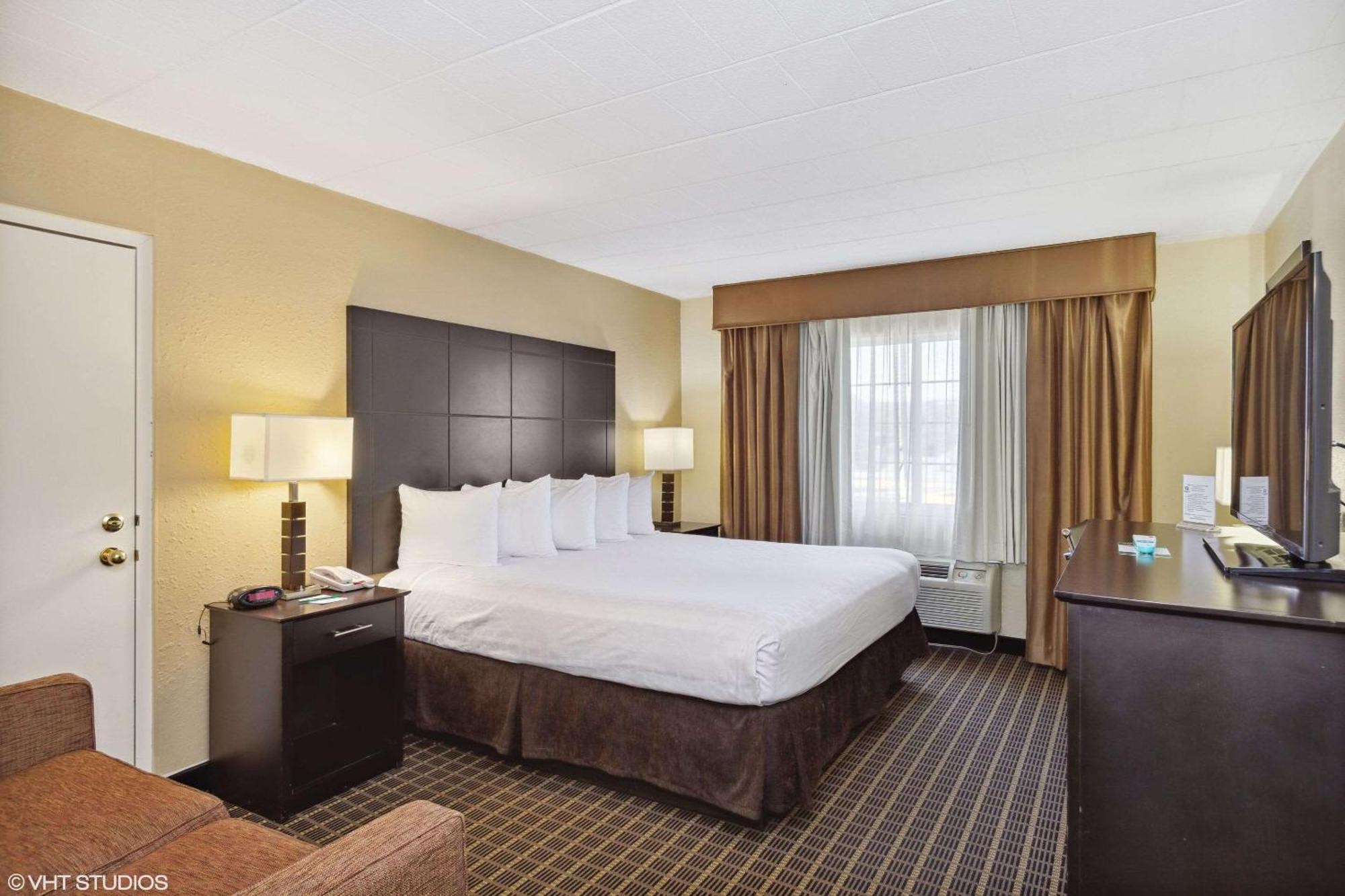 Quality Inn & Suites Morgantown - University Area Exteriér fotografie